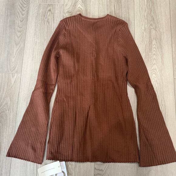 Commense Old Money Minimalist Golden Button Chocolate Brown Split Knit Top M - Picture 4 of 6